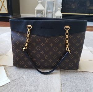 Best 25+ Deals for Louis Vuitton Bags 2016 | Poshmark Best 25+ Deals for Louis Vuitton Bags 2016 | Poshmark
